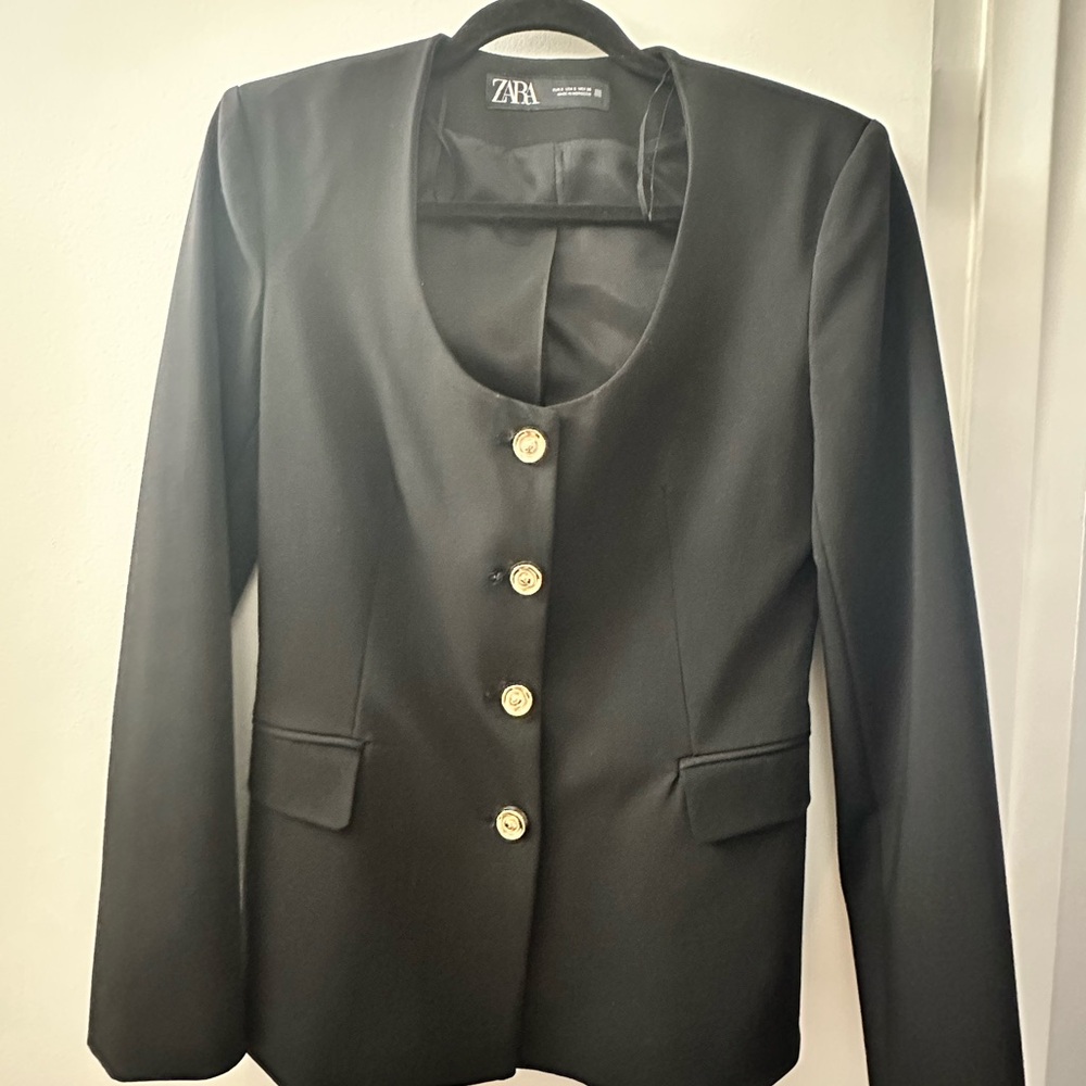 Zara Black Tailored Blazer with Structured Silhouette